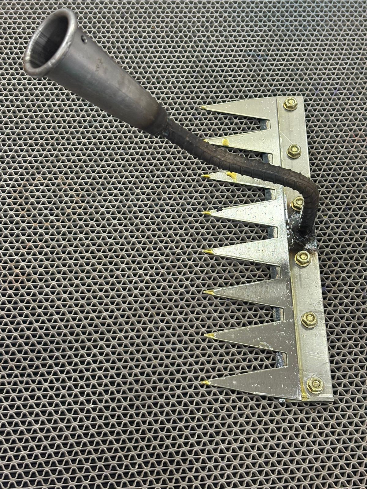 Garden Rake Agricultural Ergonomic Handle Remover for Yard Gardening Weeding 7 Tines-Home & Garden > Yard, Garden & Outdoor Living > Gardening Supplies > Garden Tools & Equipment > Rakes